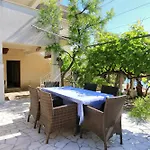 Appartement By The Sea Stanici, Omis - 1031 Tice
