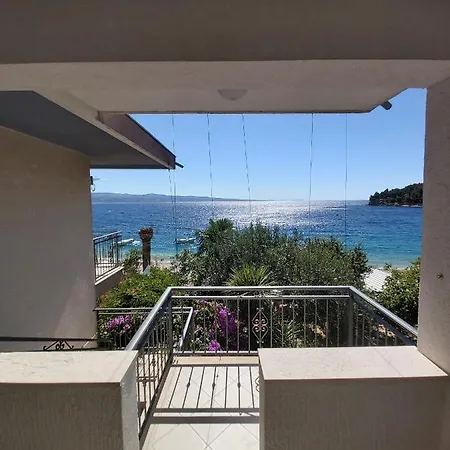 By The Sea Stanici, Omis - 1031 アパート